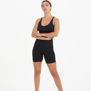 Vuori Clean Elevation Shorty
Women's Biker Shorts Size SMALL/ Black heather